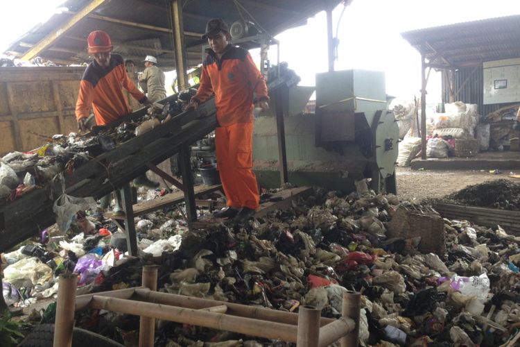 Pengolahan sampah terpadu di Brebes, Jawa Tengah, Rabu (20/12/2017).