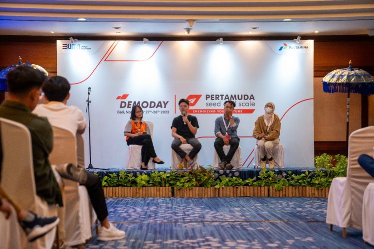 Pelaksanaan Demoday Pertamuda 2023. Demoday merupakan bagian dari rangkaian acara Pertamuda Seed and Scale. Sebanyak 30 peserta akan melakukan mentoring dengan expert sebelum akhirnya dipilih menjadi 15 finalis yang memasuki babak Final Pitch.