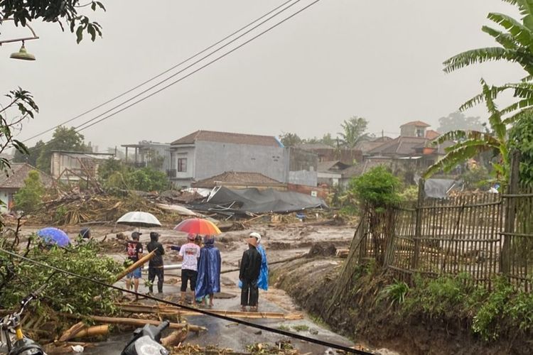 Kondisi dampak banjir di Kota Batu, Jawa Timur, Kamis (4/11/2021).