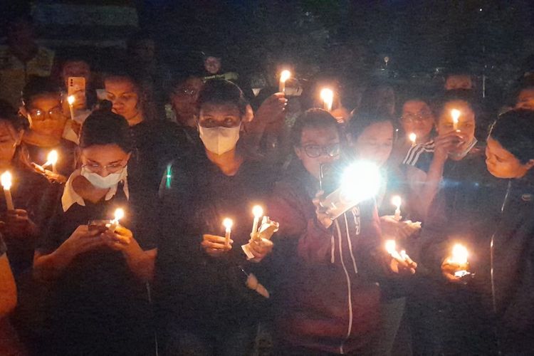 Aksi 1.000 Lilin untuk dr Icha Digelar di Depan Kantor DPRD TTU, IDI: Bentuk Solidaritas dan Keprihatinan