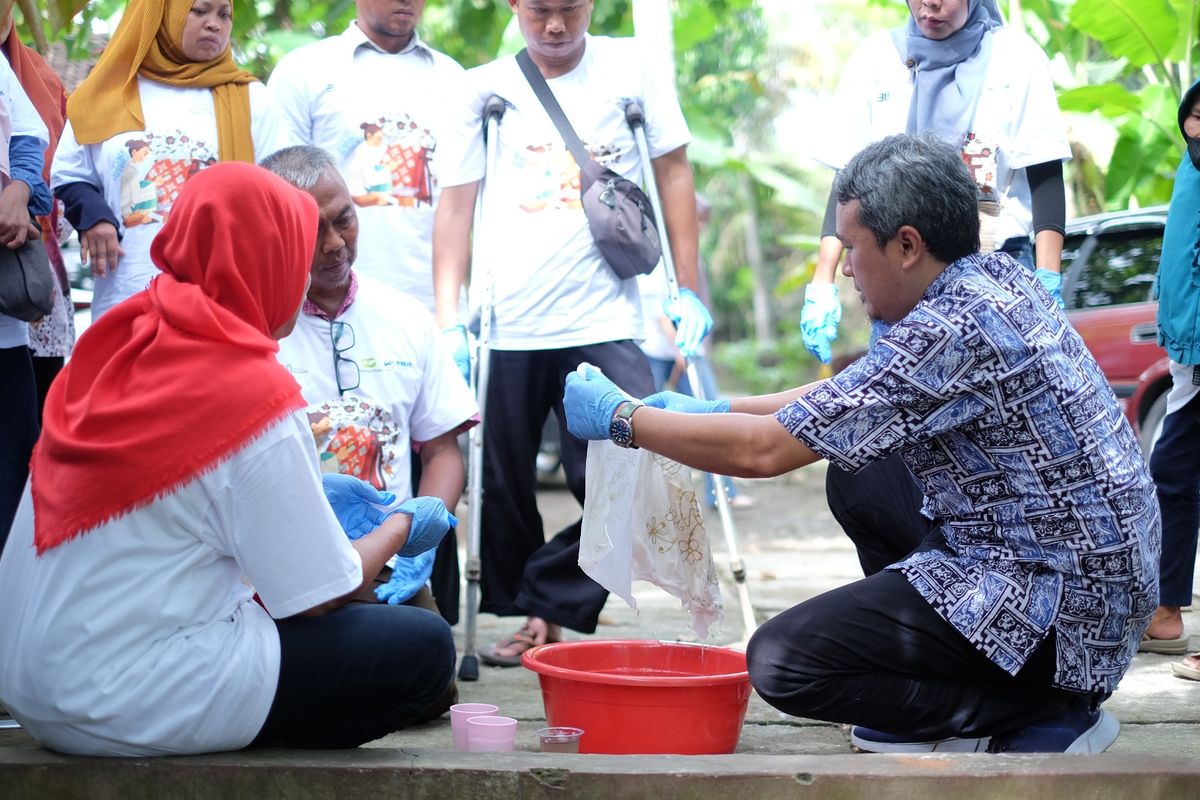 PT Pegadaian (Persero) menggelar pelatihan keterampilan membatik dan pemasaran digital bagi 50 penyandang disabilitas di Kabupaten Bantul, Yogyakarta, Senin (7/7/2025).