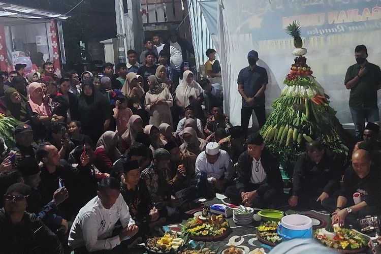 Calon presiden Ganjar Pranowo mendatangi acara Ruwatan Rajab di Desa Lemahireng Kecamatan Bawen Kabupaten Semarang