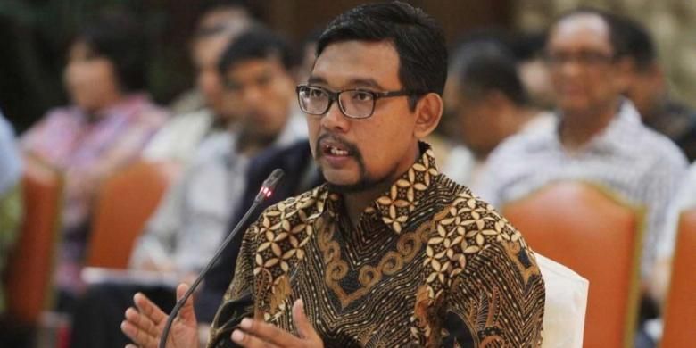 Giri Suprapdiono, saat mengikuti tes wawancara calon pimpinan KPPK di kantor Kementerian Sekretariat Negara, Jakarta, Selasa (25/8/2015). Sebanyak 19 capim KPK mengikuti seleksi tahap akhir, yang selanjutnya dipilih 8 nama yang akan diserahkan kepada Presiden Joko Widodo.