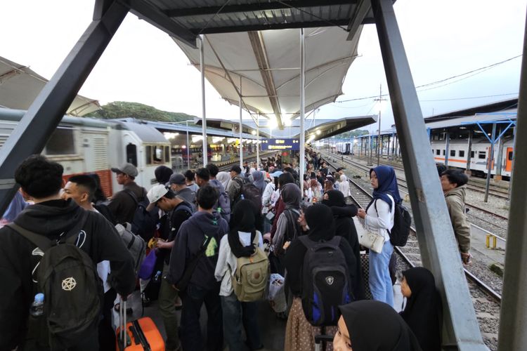 Libur Idul Adha, 5.460 Penumpang Kereta Api Padati Stasiun Malang 