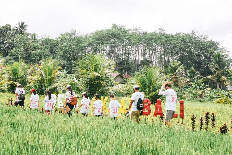 Suasana di Desa Coklat Bali di Tabanan, salah satu tempat wisata Bali tengah.