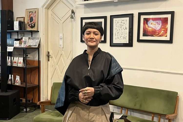 Lea Simanjuntak Gandeng Quartet Agak Laen di Video Musik Ruang Hatimu