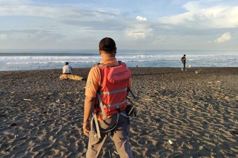 Berenang ke Tengah Pantai Selatan, WN Australia Dipaksa Tim SAR Kembali ke Darat