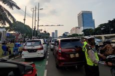 Massa Sopir Taksi Online Tutup Nopol Mobil Saat Demo di DPR agar Tak Kena Tilang Elektronik