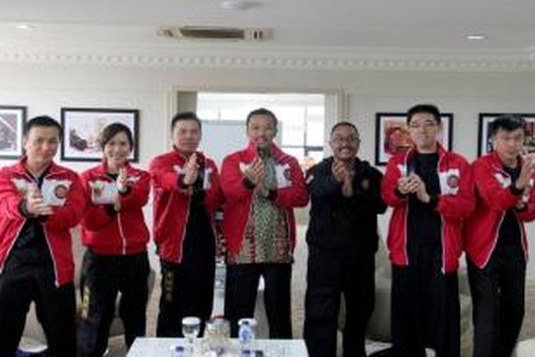 Menpora Imam Nahrawi saat menerima Ketua Umum Pengurus Tradisional IP Man Wing Chun Indonesia Martin Kusuma dan jajarannya di Kantor Kemenpora Senayan, Jakarta, Rabu (20/1). 