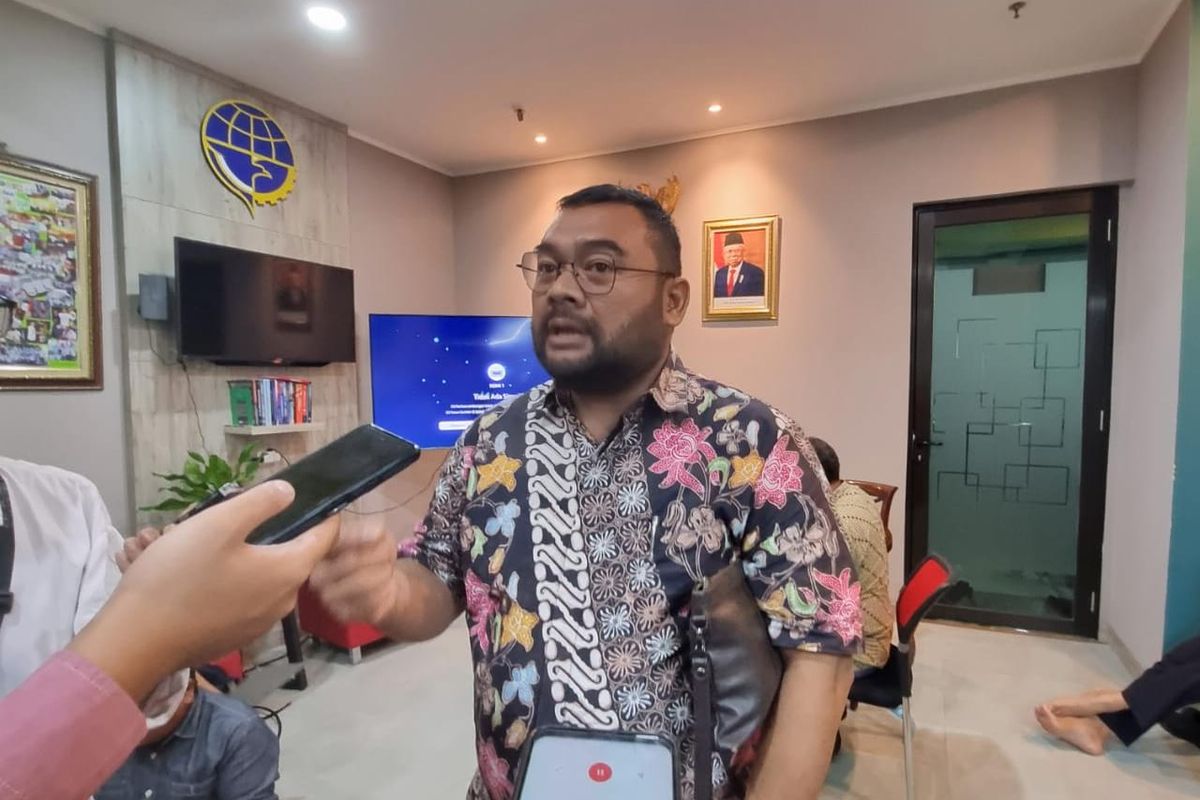 Ketua Umum IPOMI dan Direktur Utama PO SAN Kurnia Lesani Adnan setelah acara diskusi Forwahub di Gedung Kemenhub, Jakarta, Rabu (15/3/2023).