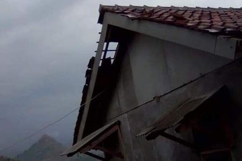12 Rumah di Sumedang Rusak Diterjang Angin Puting Beliung