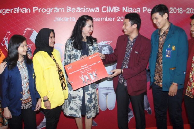 Penganugerahan Program Beasiswa CIMB Niaga 2018-2020 di Jakarta, Kamis (13/12/2018).