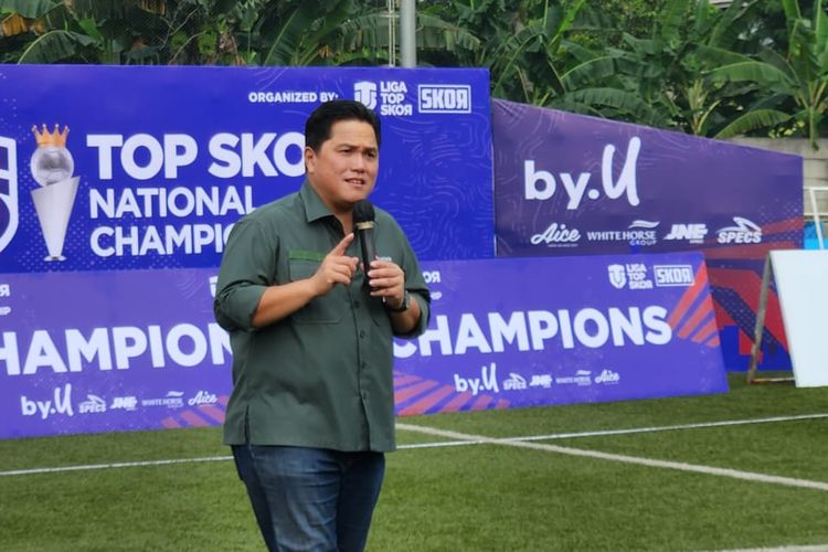 Ketua Umum PSSI, Erick Thohir, memberikan sambutan dalam kompetisi National Championship 2023 di Lapangan ASIOP, Sentul, Bogor, Minggu (16/7/2023). 
