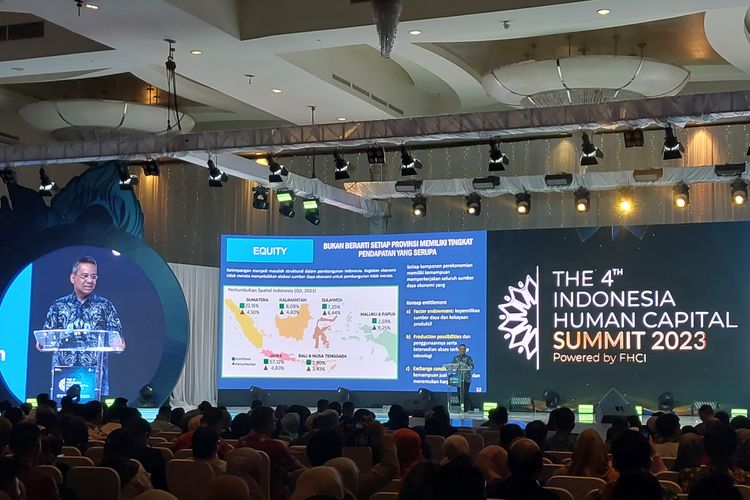 Wakil Menteri Keuangan (Wamenkeu) Suahasil Nazara dalam acara Indonesia Human Capital Summit 2023, di Ritz Carlton Pacific Place, Jakarta, Selasa (7/11/2023).