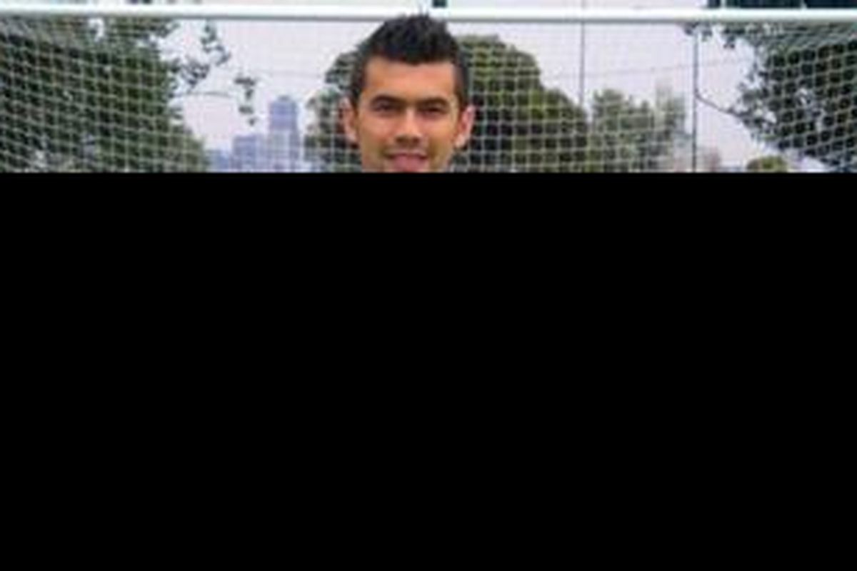 Striker Forrestfield United, Amadeus Suropati, menjadi incaran Arema Malang dan Persija Jakarta. Amadeus merupakan pemain Indonesia keturunan Australia.