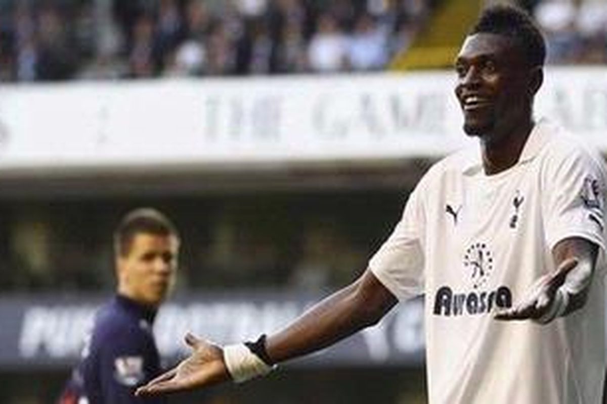 Penyerang Tottenham Hotspur, Emmanuel Adebayor. 