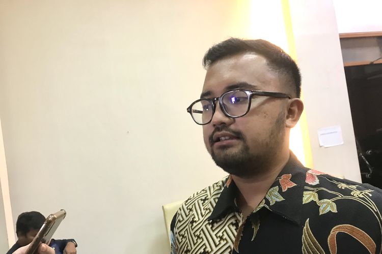 Tim Penasihat Hukum Hakim Agung nonaktif Mahkamah Agung (MA) Gazalba Saleh, Dimas Noor Ibrahim saat ditemui usai persidangan di Pengadilan Negeri (PN) Jakarta Selatan, Rabu (4/1/2023).