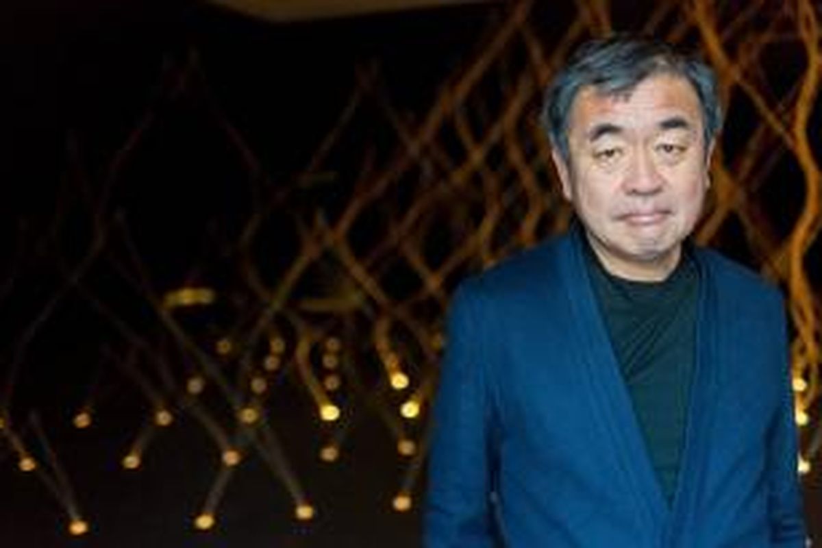 Arsitek asal Jepang, Kengo Kuma, menjelaskan bagaimana bencana membuatnya merenung kembali sikapnya pada arsitektur.