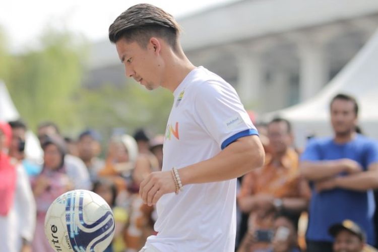 Pesepak bola Kim Kurniawan