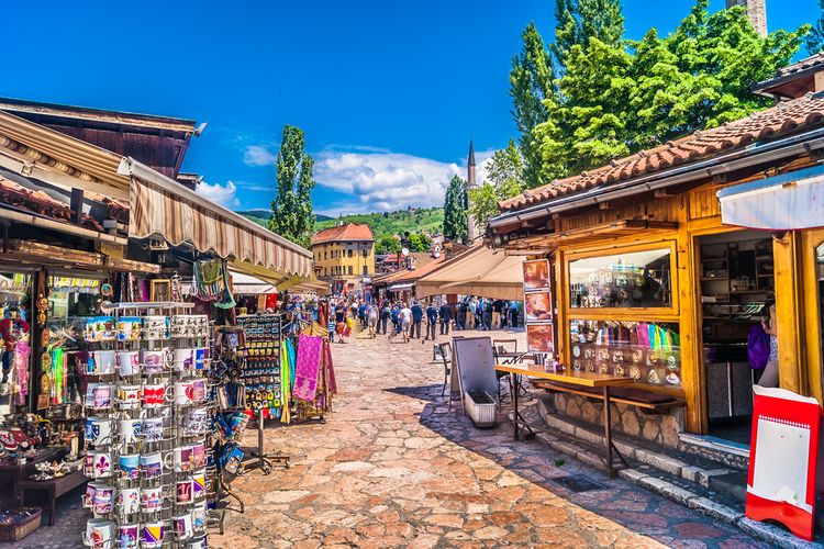 Deretan toko suvenir di Bascarsija, Sarajevo, Bosnia dan Herzegovina