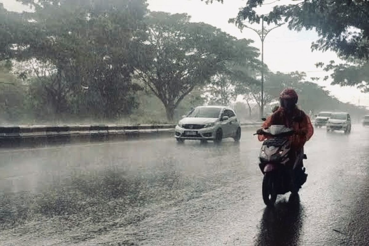 BMKG: Jakarta Diguyur Hujan Ringan Hari Ini, Sejumlah Wilayah Berpotensi  Lebat