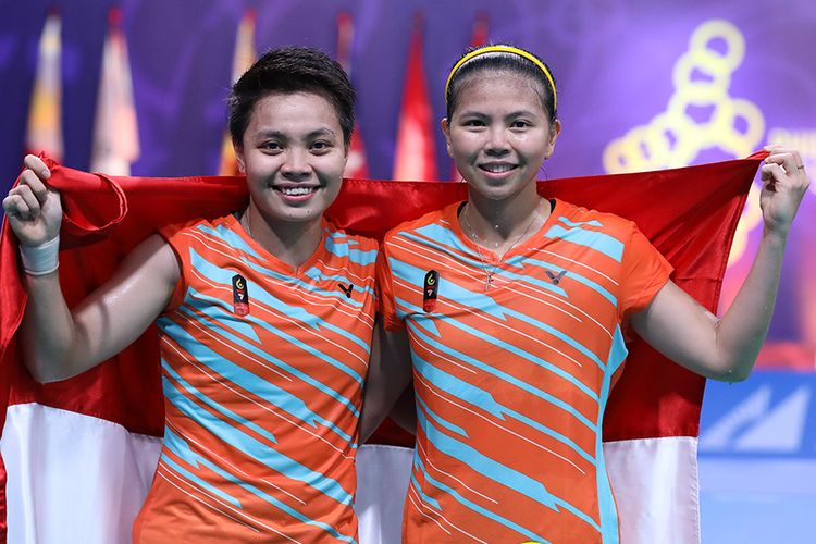 Ganda putri Indonesia, Greysia Polii/Apriyani Rahayu, setelah memastikan diri meraih medali emas SEA Games 2019 dari cabang olahraga bulu tangkis, Senin 9 November 2019.