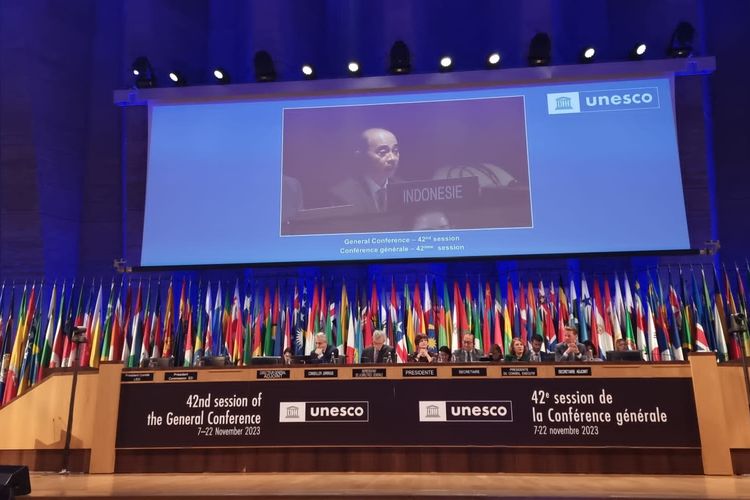 Sidang Umum UNESCO menyetujui bahasa Indonesia menjadi salah satu bahasa resminya pada Senin (20/11/2023) di Paris, Perancis.