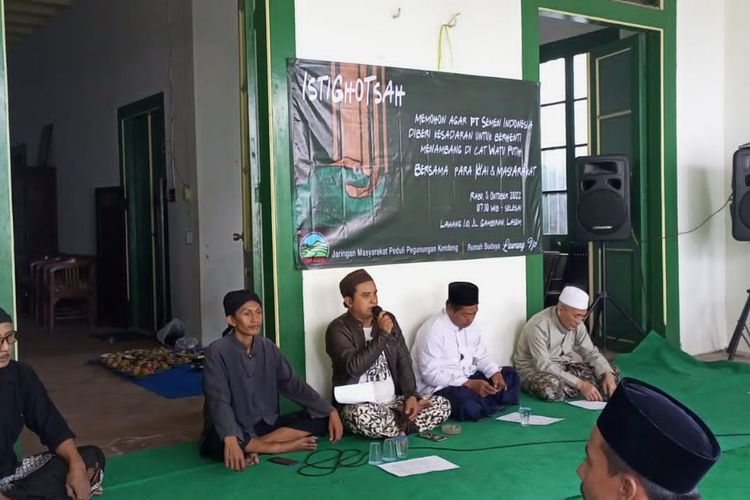 JMPPK Rembang gelar istigasah bersama kiai dan masyarakat di Rumah Budaya Lawang Ijo, Kecamatan Lasem, Kabupaten Rembang, Jawa Tengah, Rabu (5/10/2022)