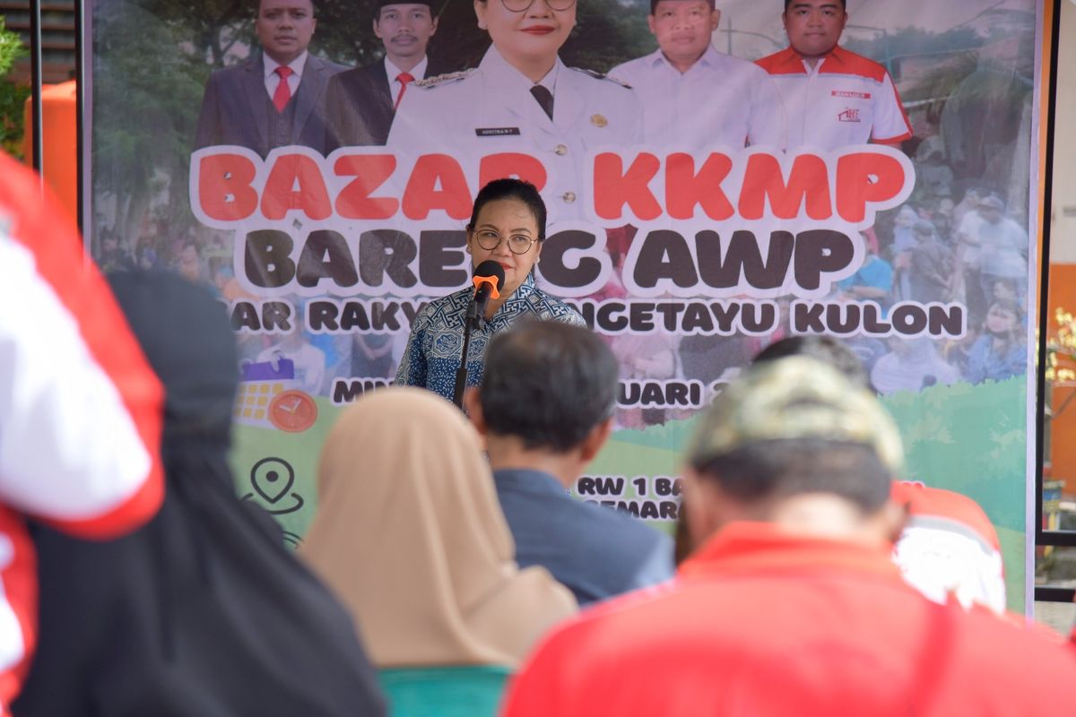 Wali Kota (Walkot) Semarang Agustina Wilujeng menghadiri pembukaan Bazar Koperasi Kelurahan Merah Putih (KKMP) Pasar Rakyat Bangetayu Kulon yang menggabungkan aktivitas ekonomi ratusan pelaku UMKM dengan program pangan murah dari Koperasi Merah Putih, Minggu (8/2/2026). 
