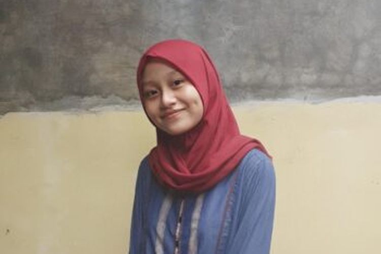 Damia Safira Ghassani merupakan salah satu siswa yang lolos Seleksi Nasional Berdasarkan Prestasi (SNBP) 2023 di usia 16 tahun. 
