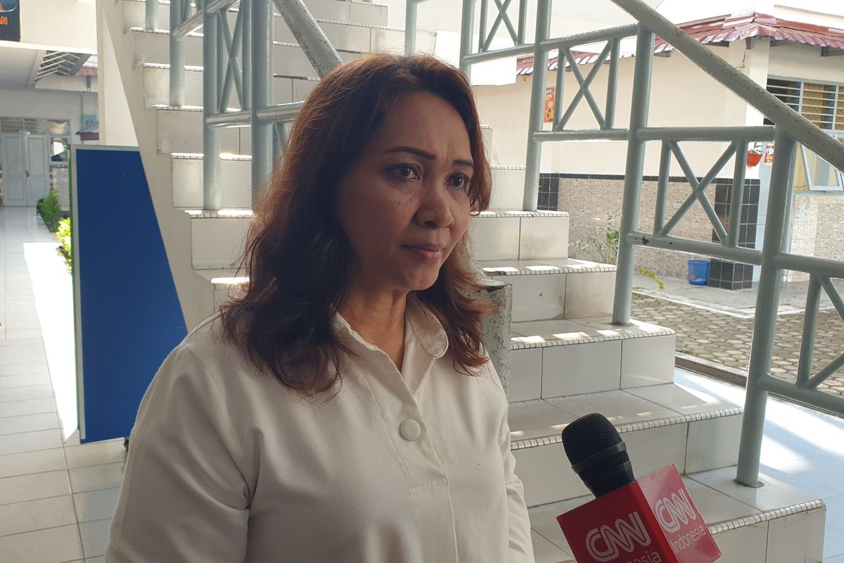 Christina Hutapea selaku Wakil Kepala Sekolah SMK N 10 Medan Bidang Humas dan Hubungan Industri saat diwawancarai di SMK N 10 Medan pada Rabu (12/2/2025).