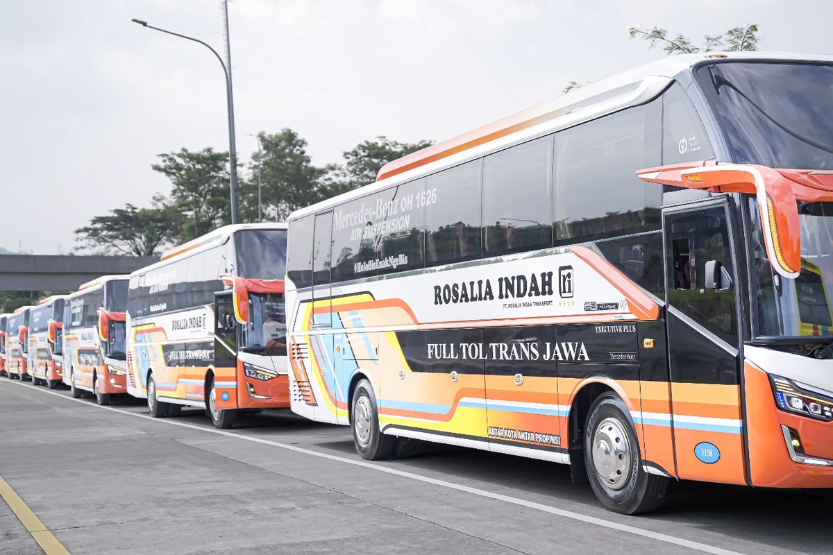 Bus baru PO Rosalia Indah