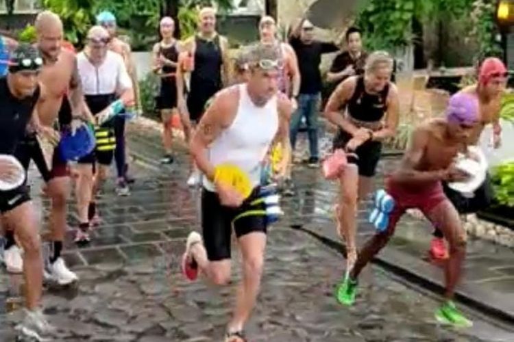 Para peserta lari lintas alam Bali Swim Trail Challenge 2020