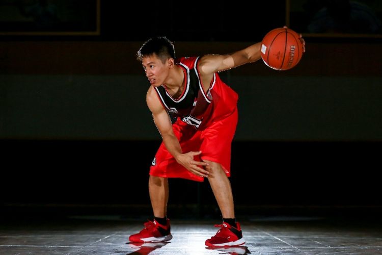 Sepatu basket hasil kerja sama DBL Indonesia dan Ardiles, AD1. Nama AD1 adalah kependekan dari pebasket Abraham Damar Grahita.