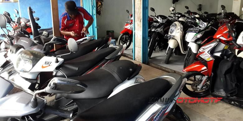 Beberapa merek dan tipe sepeda motor bekas masuk kategori susah dijual dan harganya turun drastis.