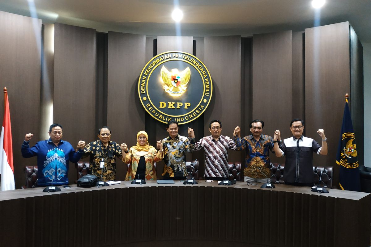 Konferensi pers Dewan Kehormatan Penyelenggara Pemilu (DKPP) pada Kamis (8/9/2022), mengumumkan Heddy Lugito sebagai Ketua DKPP periode 2022-2027