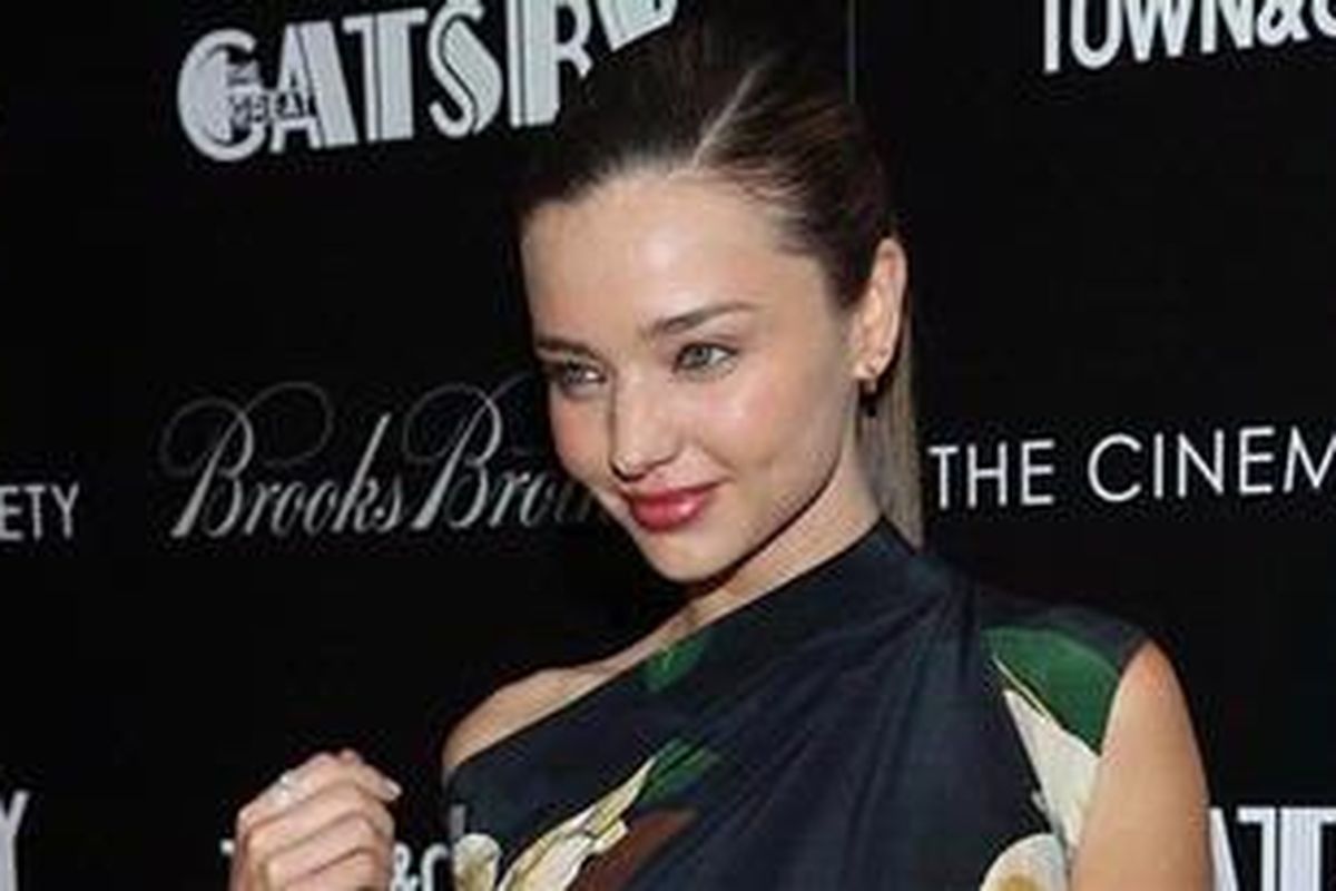 Miranda Kerr hadir pada acara pemutaran film The Great Gatsby yang digelar oleh Brooks Brothers dan Town & Country bersama The Cinema Society di HBO  Screening Room, New York City (AS), 7 Mei 2013.