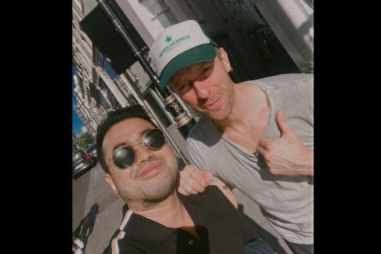 Secara kebetulan, Reza Aditya bertemu dengan vokalis Coldplay, Chris Martin, di London, Inggris, beberapa waktu lalu.