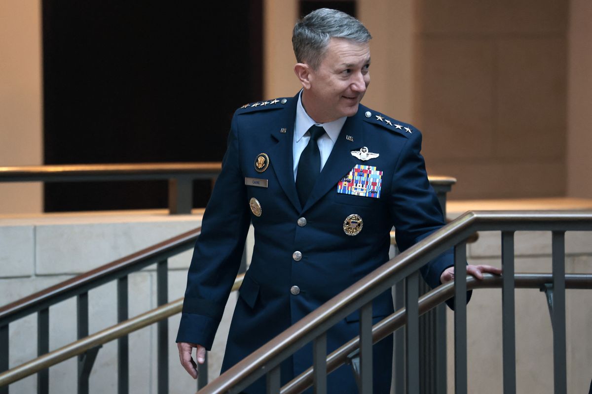 Kepala Staf Gabungan Militer AS, Jenderal Dan Caine tiba untuk pengarahan dengan pimpinan kongres bikameral di Gedung Capitol AS di Washington, DC.