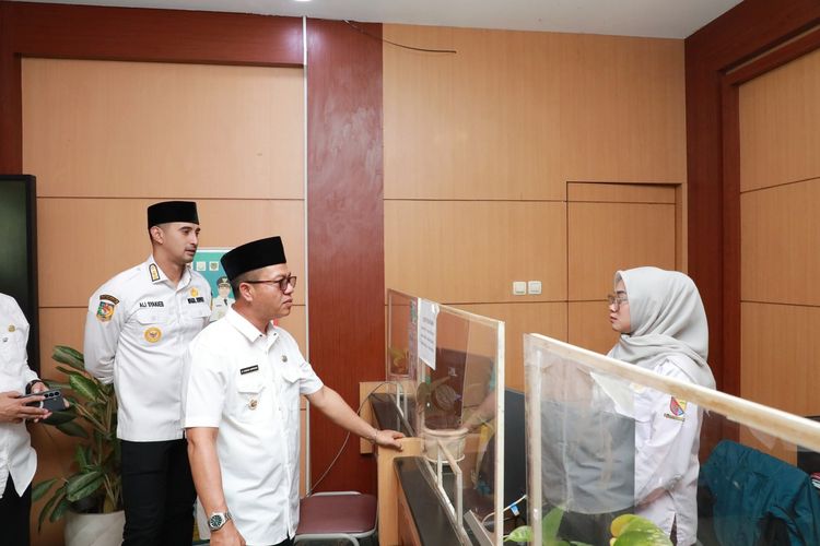 Bupati Bandung Sidak Bapenda dan BKAD Usai Libur Lebaran, Soroti Pendapatan Belum Target