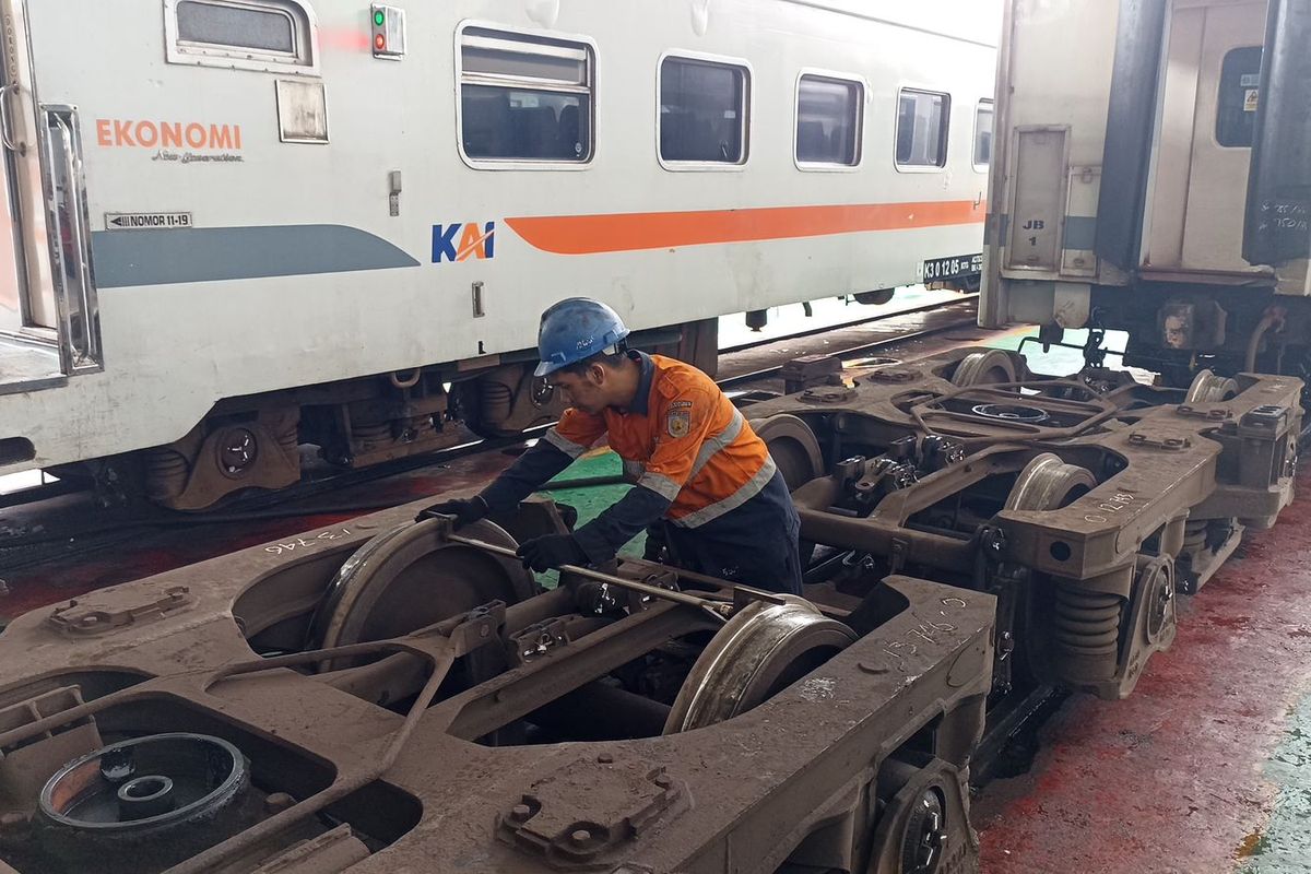 Mengintip Dapur KAI Daop 9 Jember, Siagakan Lokomotif dan Kereta Cadangan  Lebaran
