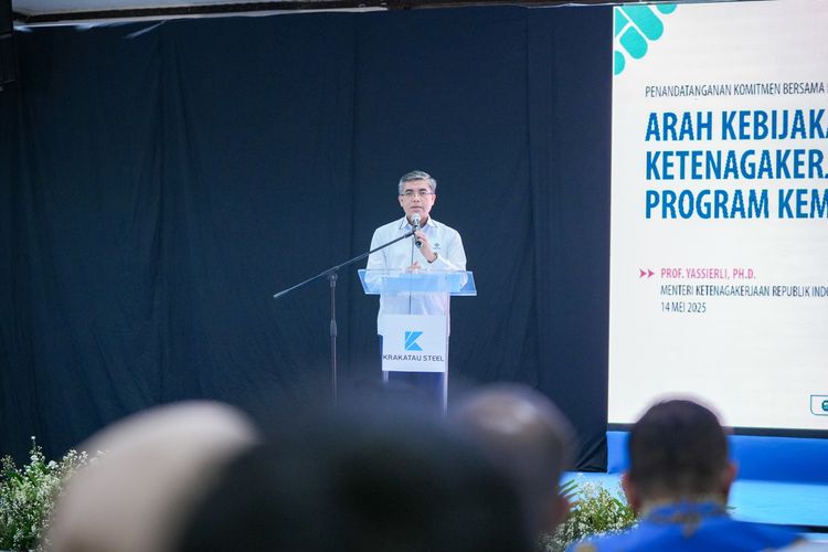Menteri Ketenagakerjaan (Menaker) Yassierli dalam penandatanganan Komitmen Bersama Penempatan Tenaga Kerja Penyandang Disabilitas di Kota Cilegon, Banten, Rabu (14/5/2025).