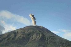 Sehari, Terpantau Ada 53 Kali Letusan di Gunung Ile Lewotolok, Tinggi Kolom Abu 800 Meter