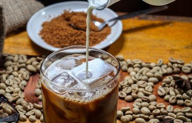 Cara Membuat Gula Aren Cair Untuk Kopi Pakai 2 Bahan Halaman All Kompas Com