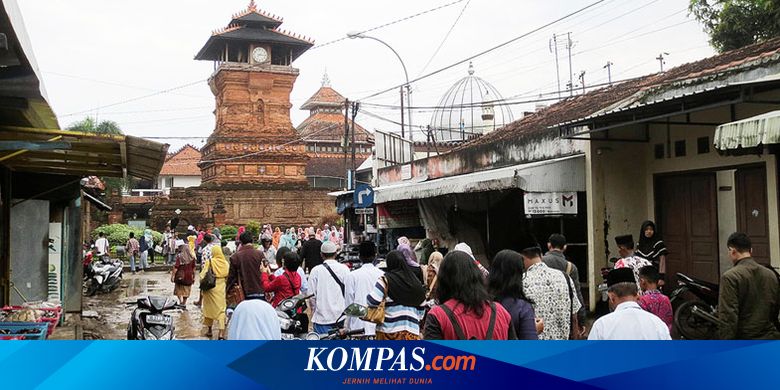  Dhandhangan dan Masjid Menara  Kudus 