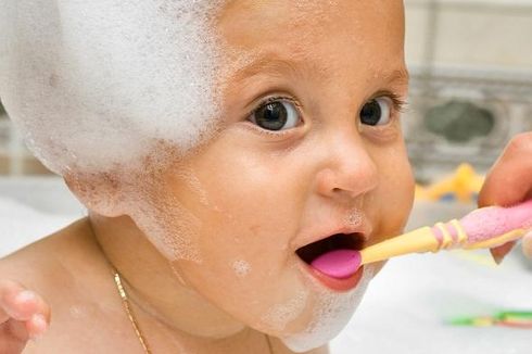Sebelum Usia 2 Anak Boleh Pakai Pasta Gigi Fluoride