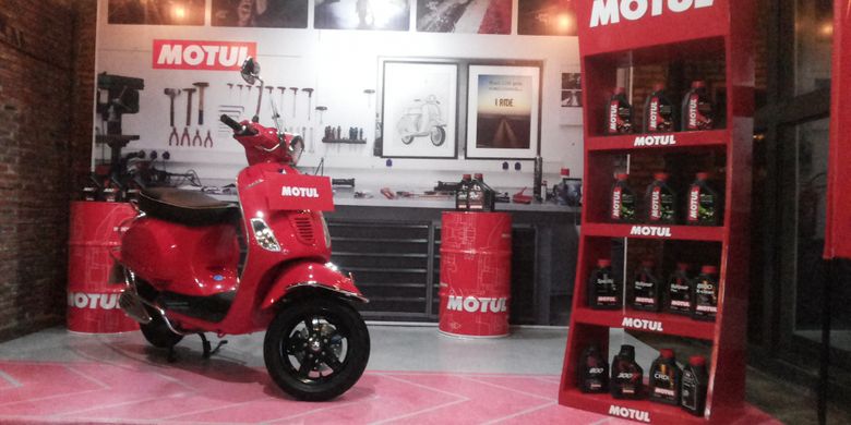 Suasana peluncuran produk oli terbaru khusus skuter dari Motul di Jakarta, Selasa (10/4/2018).