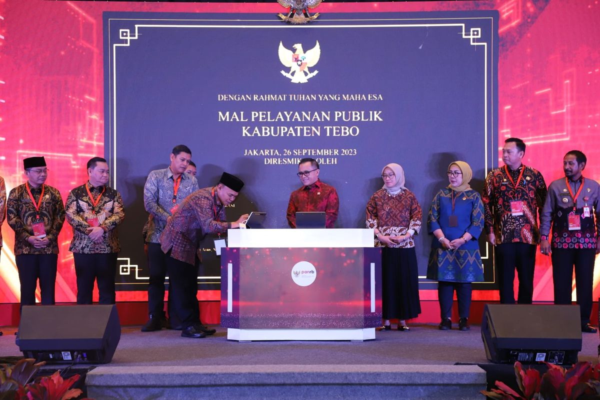 Menteri PANRB Abdullah Azwar Anas meresmikan 12 Mal Pelayanan Publik (MPP) di Jakarta, Selasa (26/9/2023).