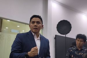 Seskab Teddy Sebut Kondisi Indonesia Terkendali: Tidak Ada Itu Chaos