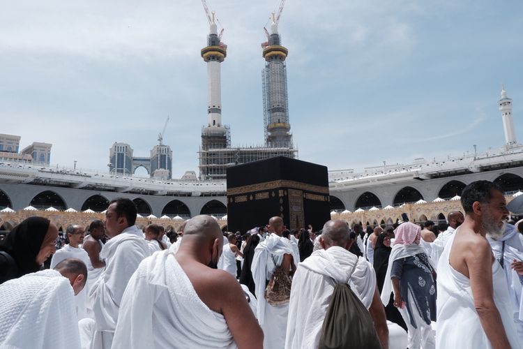 Ilustrasi haji. Angka kematian jamaah haji Indonesia tembus 418 orang, Kemenkes soroti pentingnya pemeriksaan kesehatan ketat sebelum keberangkatan.